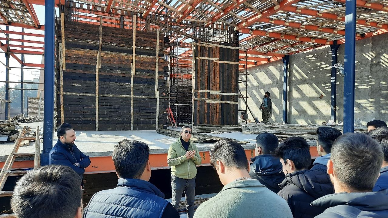 فعالیت دانش‌آموزان هنرستان